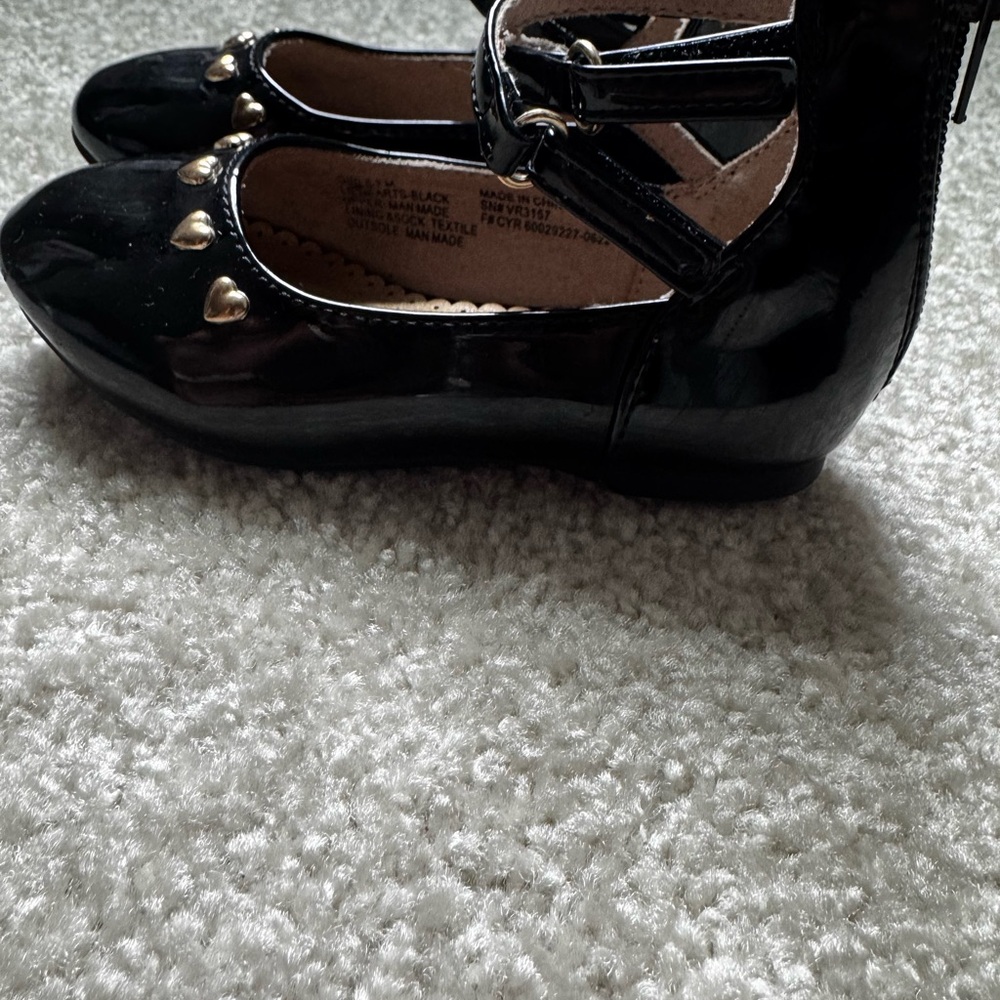 Black Patent Leather Mary Jane Shoes - Picture 6 of 8